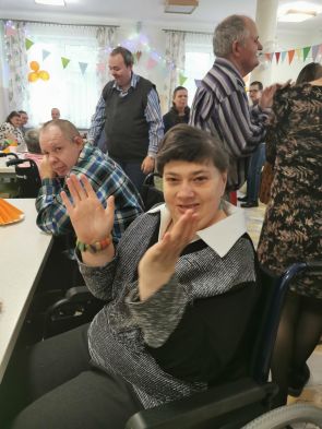 mieszkańcy podczas zabawy andrzejkowej