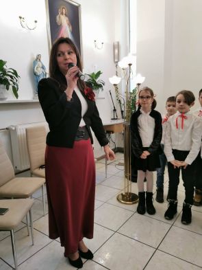 pani dyrektor wita gości 