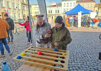 mieszkańcy podczas imprezy na Rynku
